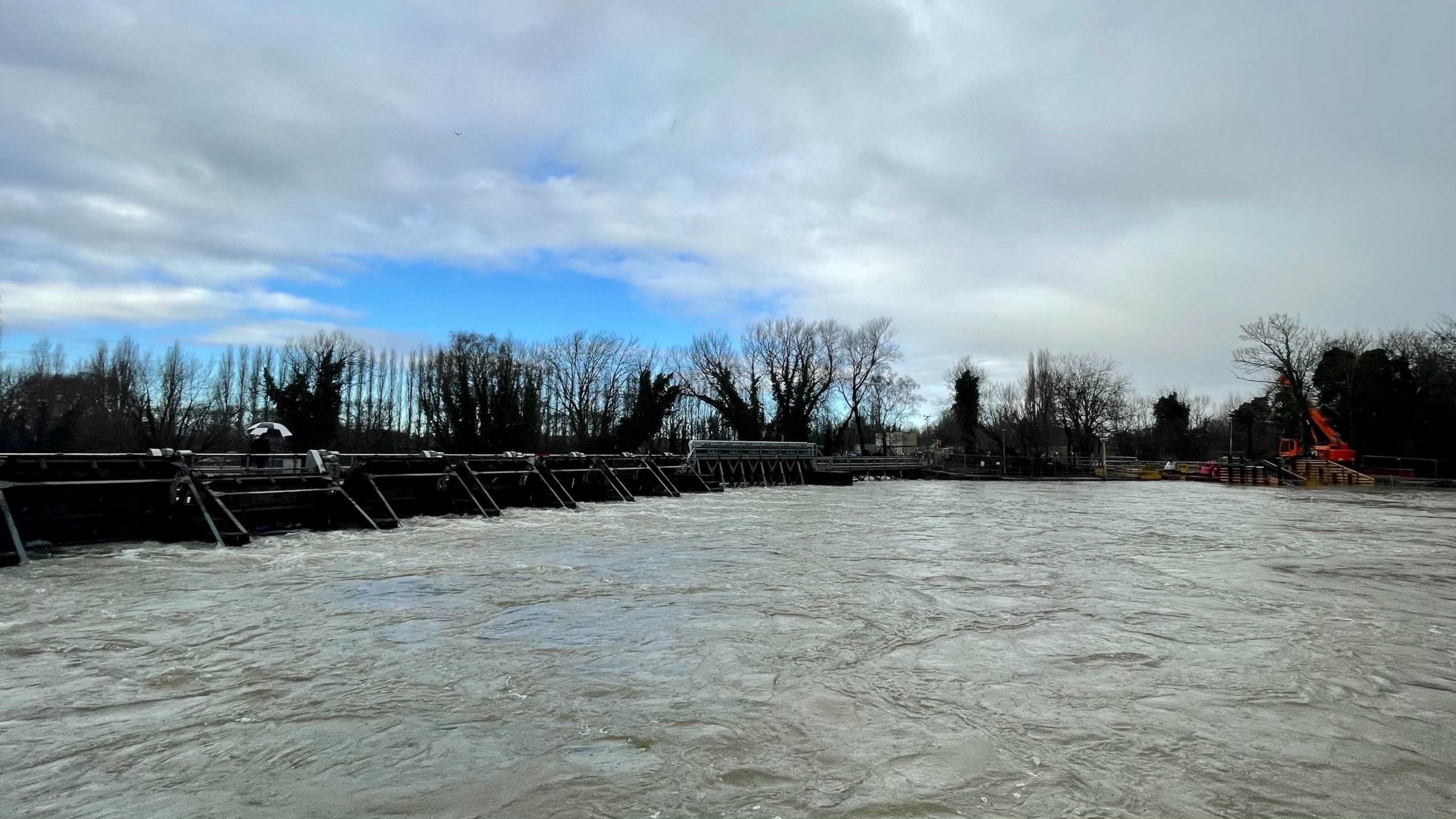 Caversham Weir, 5th February 2021 (Thames in flood!)